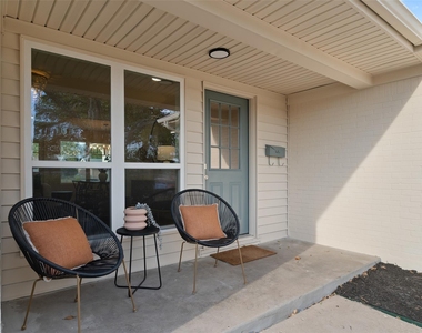 613 E Tyler Street - Photo Thumbnail 2