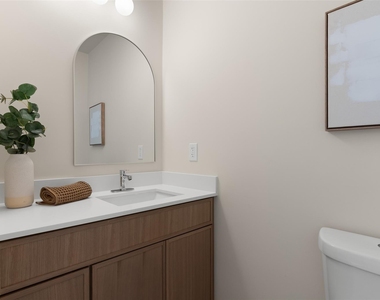 613 E Tyler Street - Photo Thumbnail 12