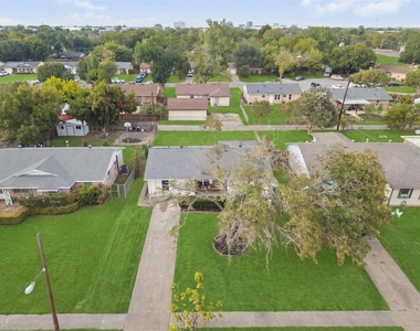 613 E Tyler Street - Photo Thumbnail 21