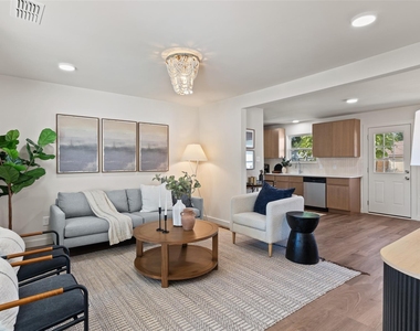 613 E Tyler Street - Photo Thumbnail 5