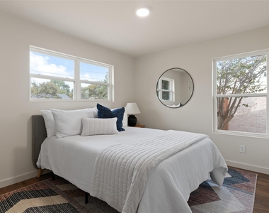 613 E Tyler Street - Photo Thumbnail 14