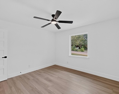 2330 Cody Drive - Photo Thumbnail 24