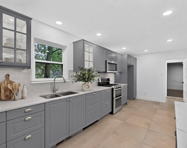 2330 Cody Drive - Photo Thumbnail 3