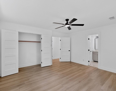 2330 Cody Drive - Photo Thumbnail 14