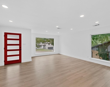 2330 Cody Drive - Photo Thumbnail 11