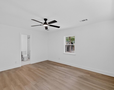 2330 Cody Drive - Photo Thumbnail 13