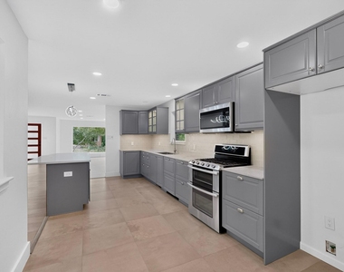 2330 Cody Drive - Photo Thumbnail 6