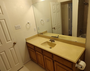 121 Canterbury Street - Photo Thumbnail 14