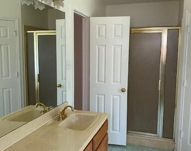 121 Canterbury Street - Photo Thumbnail 12