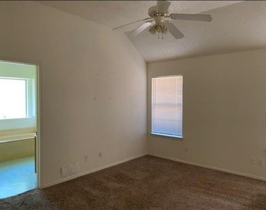 121 Canterbury Street - Photo Thumbnail 10