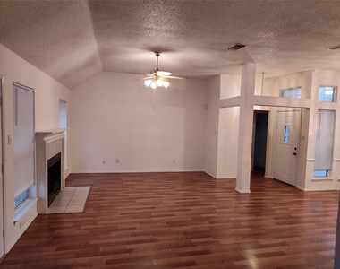 121 Canterbury Street - Photo Thumbnail 3