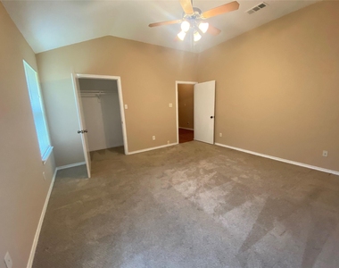 1307 Hortense Avenue - Photo Thumbnail 7