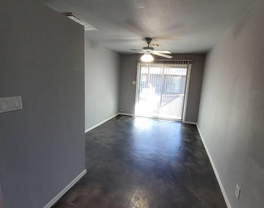 3427 N 12th Place - Photo Thumbnail 4