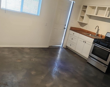 3427 N 12th Place - Photo Thumbnail 2