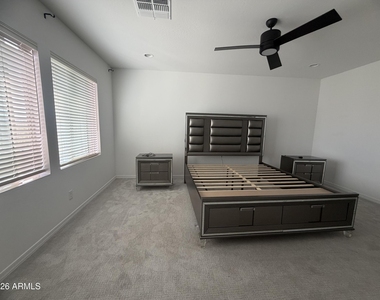 11623 W Parkway Lane - Photo Thumbnail 15