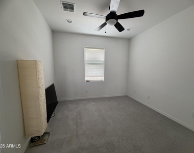 11623 W Parkway Lane - Photo Thumbnail 12