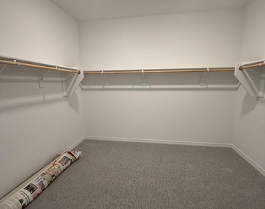 11623 W Parkway Lane - Photo Thumbnail 16