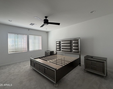 11623 W Parkway Lane - Photo Thumbnail 18