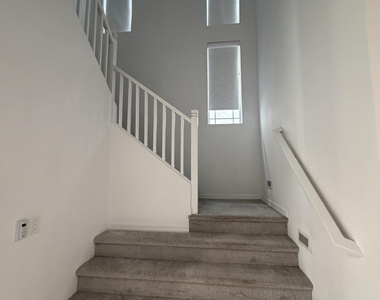 11623 W Parkway Lane - Photo Thumbnail 21