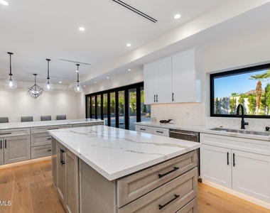 5919 N 45th Street - Photo Thumbnail 9