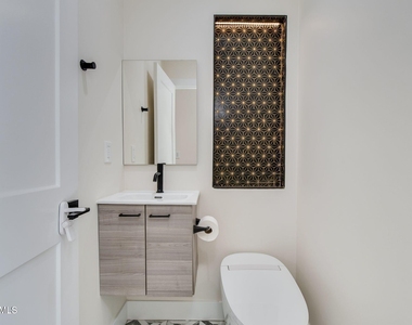 5919 N 45th Street - Photo Thumbnail 25