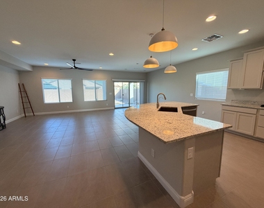 2869 N Coronado Drive - Photo Thumbnail 6