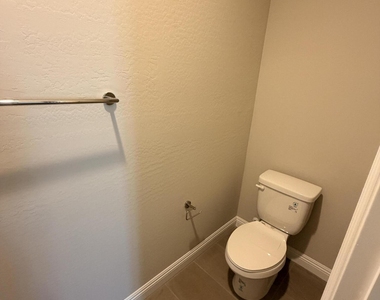 2869 N Coronado Drive - Photo Thumbnail 26