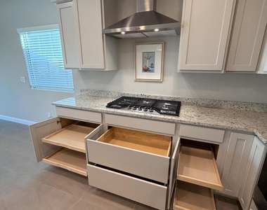 2869 N Coronado Drive - Photo Thumbnail 8