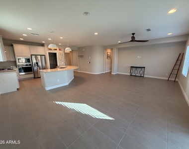2869 N Coronado Drive - Photo Thumbnail 10