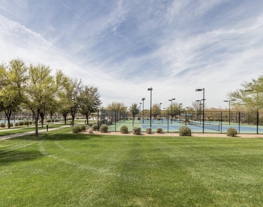 2869 N Coronado Drive - Photo Thumbnail 43