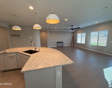 2869 N Coronado Drive - Photo Thumbnail 9