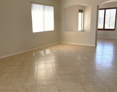 2114 E Cherry Hills Place - Photo Thumbnail 13