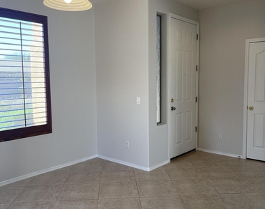 2114 E Cherry Hills Place - Photo Thumbnail 3