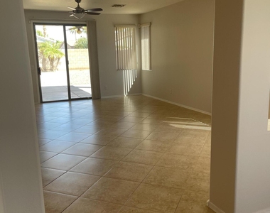 2114 E Cherry Hills Place - Photo Thumbnail 5