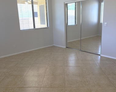 2114 E Cherry Hills Place - Photo Thumbnail 26