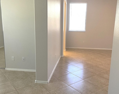 2114 E Cherry Hills Place - Photo Thumbnail 21