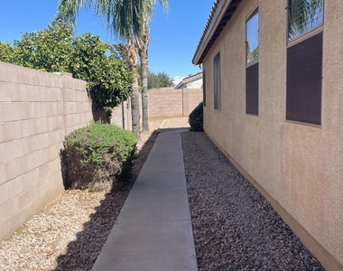 2114 E Cherry Hills Place - Photo Thumbnail 37