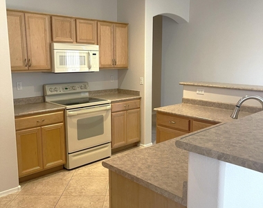 2114 E Cherry Hills Place - Photo Thumbnail 11