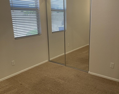 2114 E Cherry Hills Place - Photo Thumbnail 18