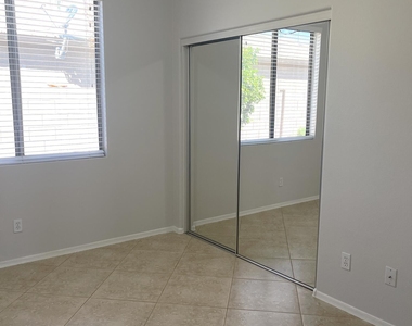 2114 E Cherry Hills Place - Photo Thumbnail 22
