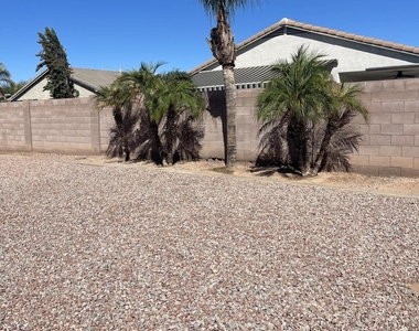 2114 E Cherry Hills Place - Photo Thumbnail 41
