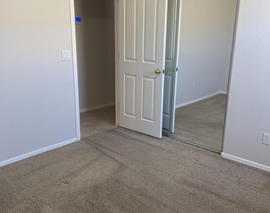 2114 E Cherry Hills Place - Photo Thumbnail 20