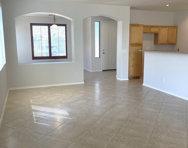 2114 E Cherry Hills Place - Photo Thumbnail 8