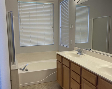 2114 E Cherry Hills Place - Photo Thumbnail 29
