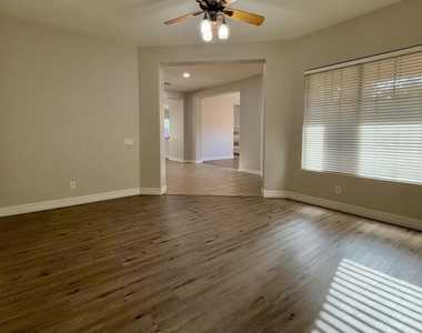 1345 E Lovebird Court - Photo Thumbnail 5