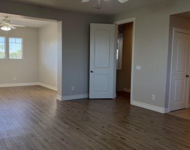 1345 E Lovebird Court - Photo Thumbnail 24