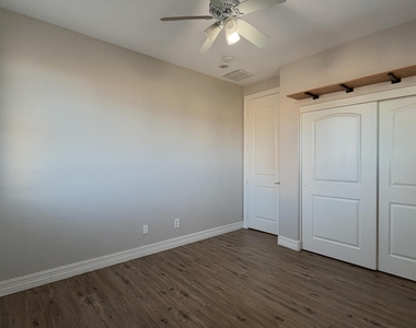 1345 E Lovebird Court - Photo Thumbnail 34