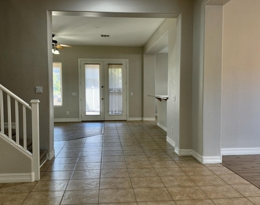 1345 E Lovebird Court - Photo Thumbnail 7