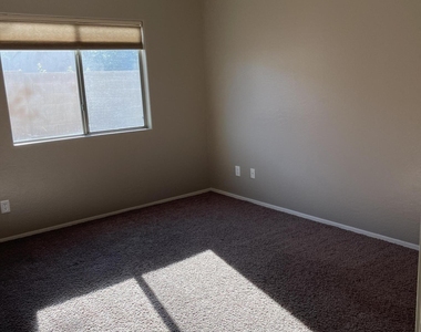 2981 E Tiffany Way - Photo Thumbnail 17