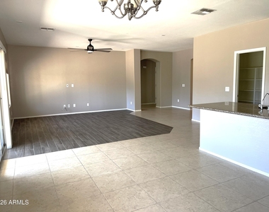 2981 E Tiffany Way - Photo Thumbnail 8